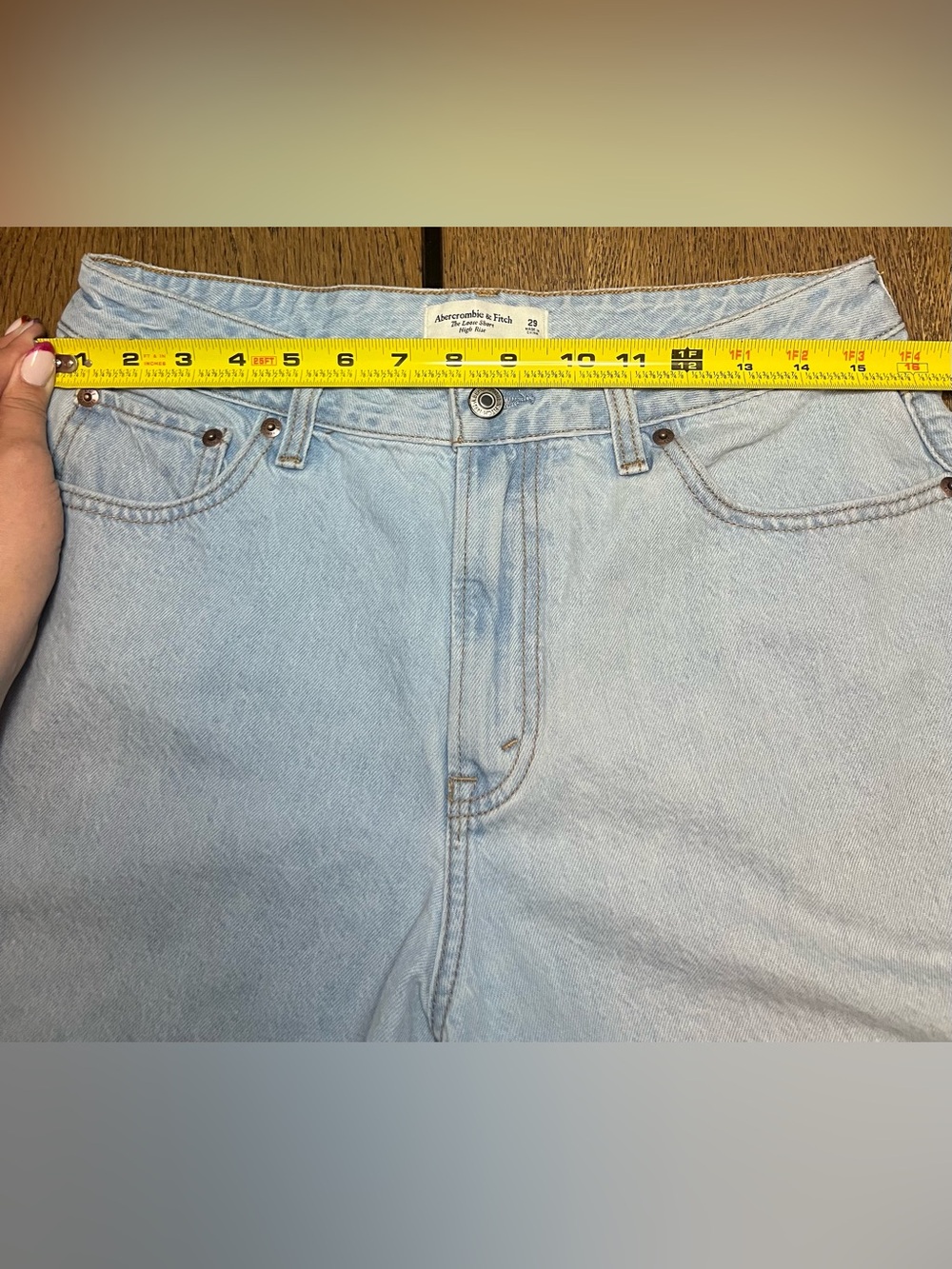 Abercrombie & Fitch Curve Love Loose High Rise Denim Shorts Size 29 Light Wash - Picture 5 of 6